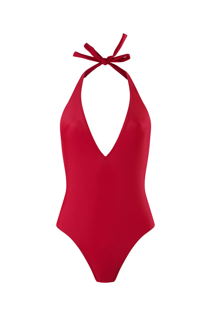 Initial S Maillot de bain femme 1 piècerouge décolleté triangle doré éco responsable fabrication française écologique nager bronzer plonger nylon recyclé swimwear swimsuit women revealing neckline red berry gold triangle sustainable made in france econyl recycled nylon sexy revealing neckline beachwear made from plastic waste natural beauty